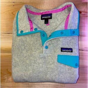 Patagonia Gray and Teal Sweatshirt